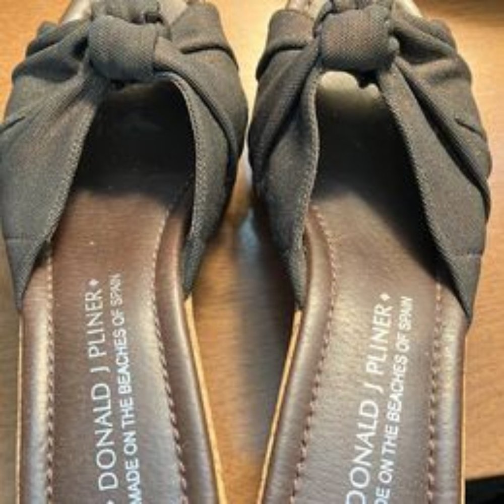 Donald J Pliner “Charm S1” Cork Sandal Wedges, size 6